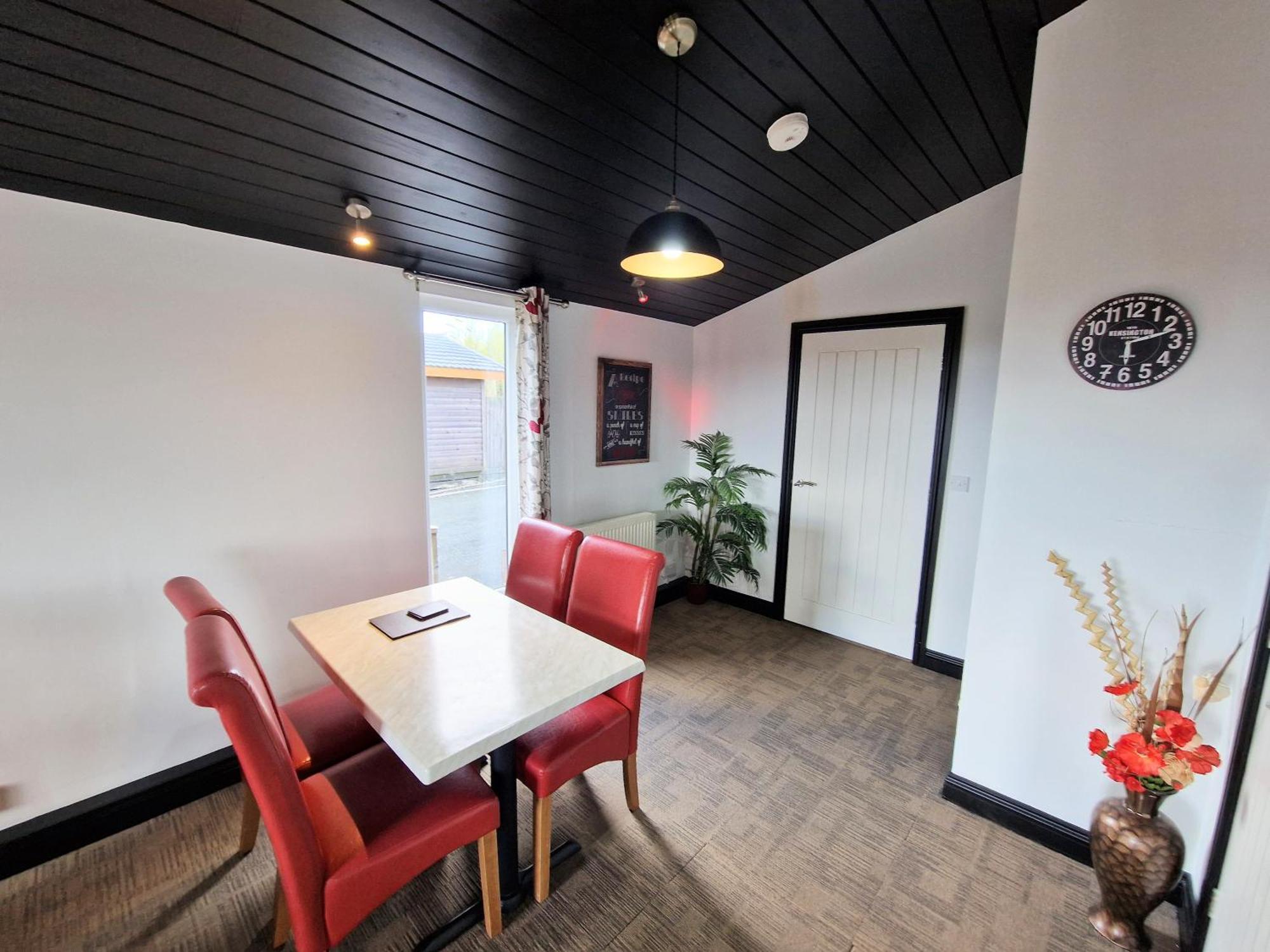 Ochil 9 With Private Hot Tub - Fife - Loch Leven - Lomond Hills - Pet Friendly Villa Kelty ภายนอก รูปภาพ