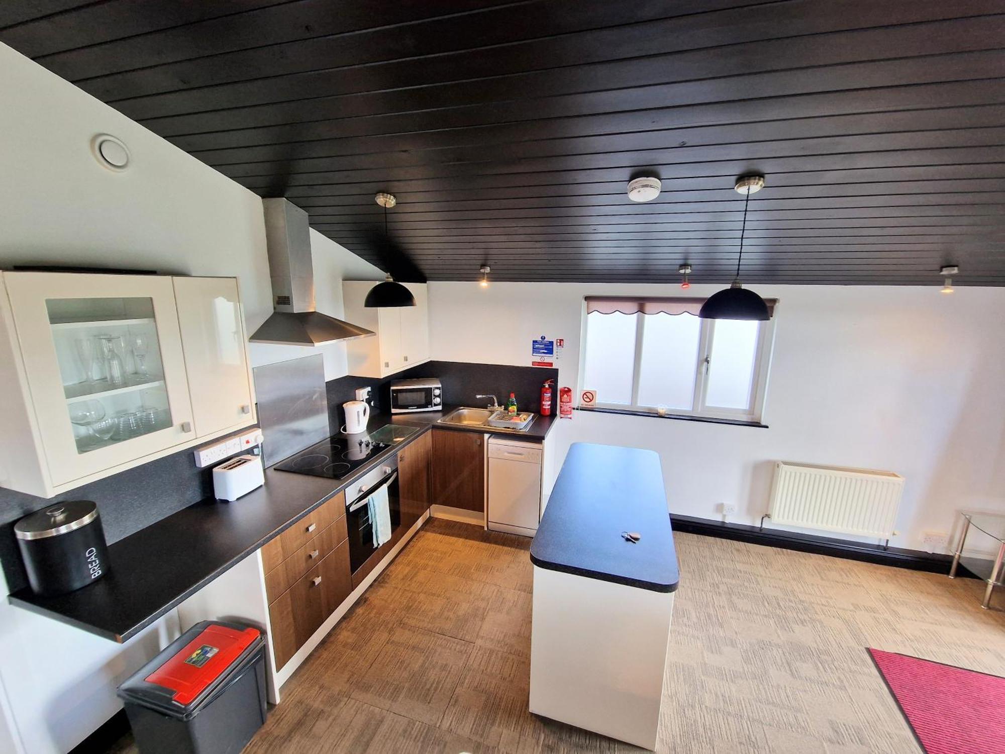 Ochil 9 With Private Hot Tub - Fife - Loch Leven - Lomond Hills - Pet Friendly Villa Kelty ภายนอก รูปภาพ