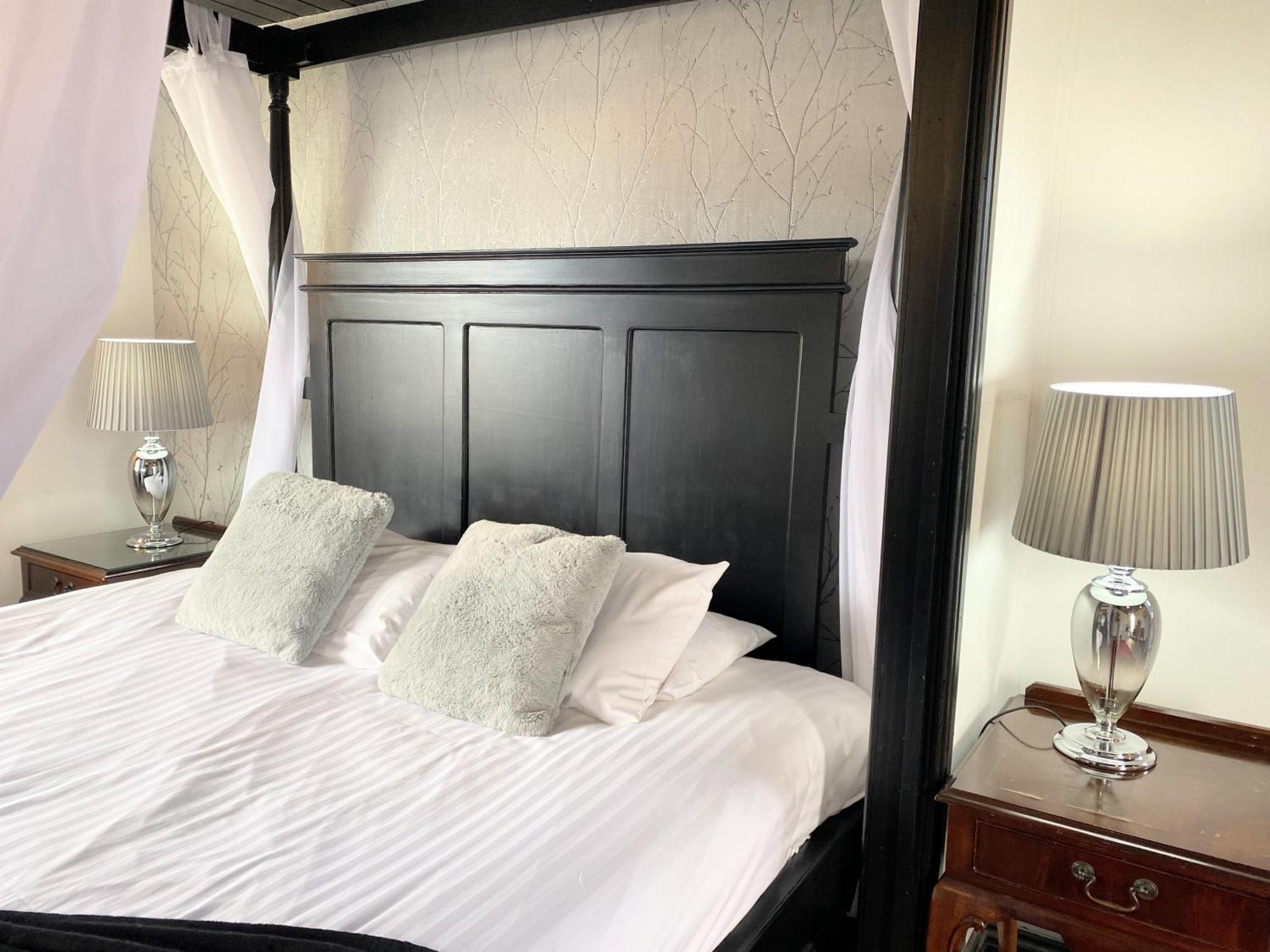 Ochil 9 With Private Hot Tub - Fife - Loch Leven - Lomond Hills - Pet Friendly Villa Kelty ภายนอก รูปภาพ